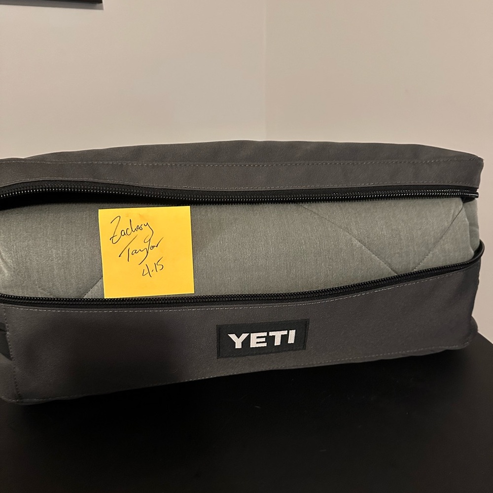 YETI Camp Green Lowlands Blanket